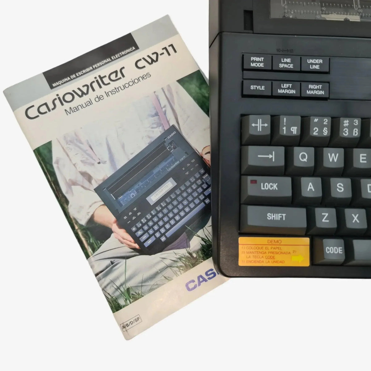 Electric Typewriter CasioWriter CW-11, Vintage - ElGranero Typewriter.Company