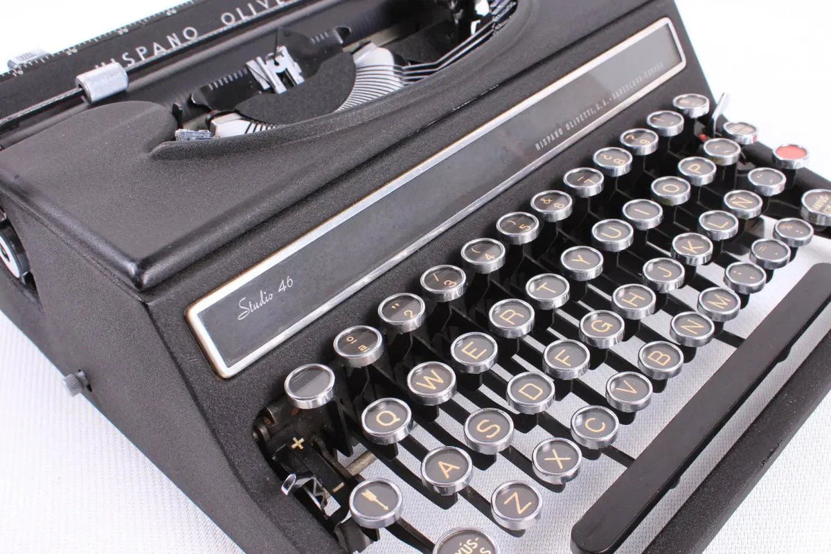 Hispano Olivetti Studio 46/ 42 Machine à écrire manuelle portable vintage - ElGranero Typewriter.Company