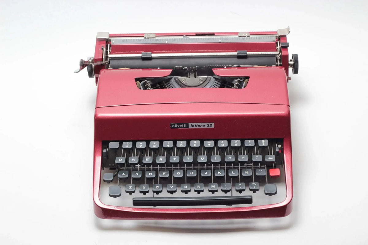 Olivetti Lettera 32 Coral Red Vintage Manual Typewriter, Refurbished - ElGranero Typewriter.Company