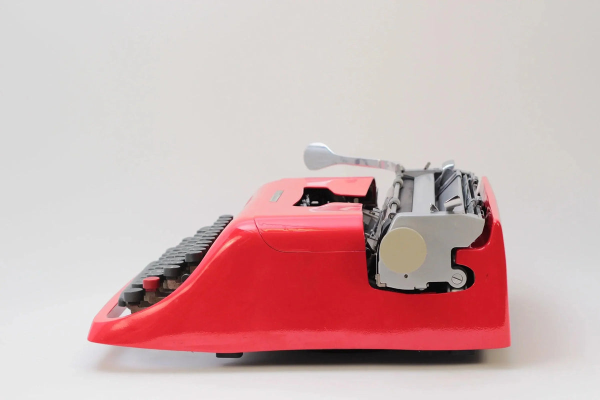 Olivetti Studio 44 Glossy Red, Vintage Manual Typewriter, Refurbished - ElGranero Typewriter.Company