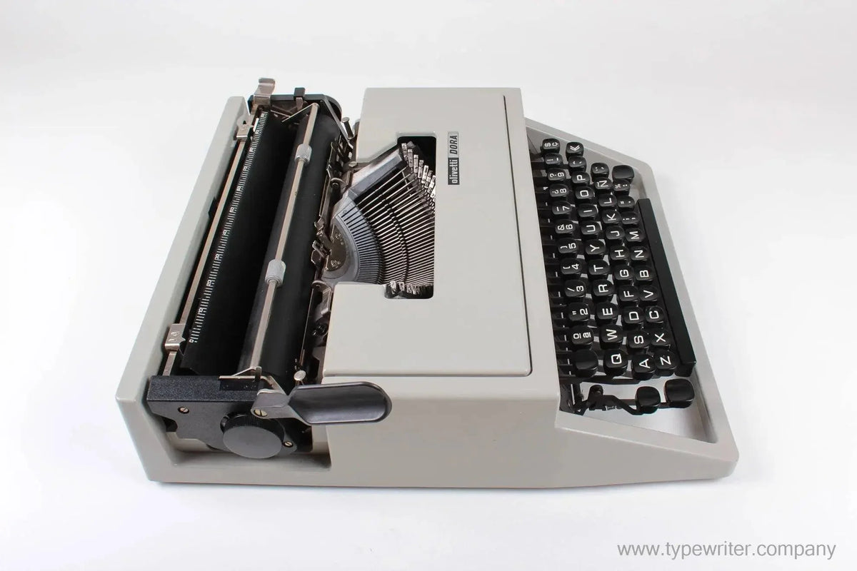 Olivetti Dora Gray, Vintage Manual Typewriter, Refurbished - ElGranero Typewriter.Company