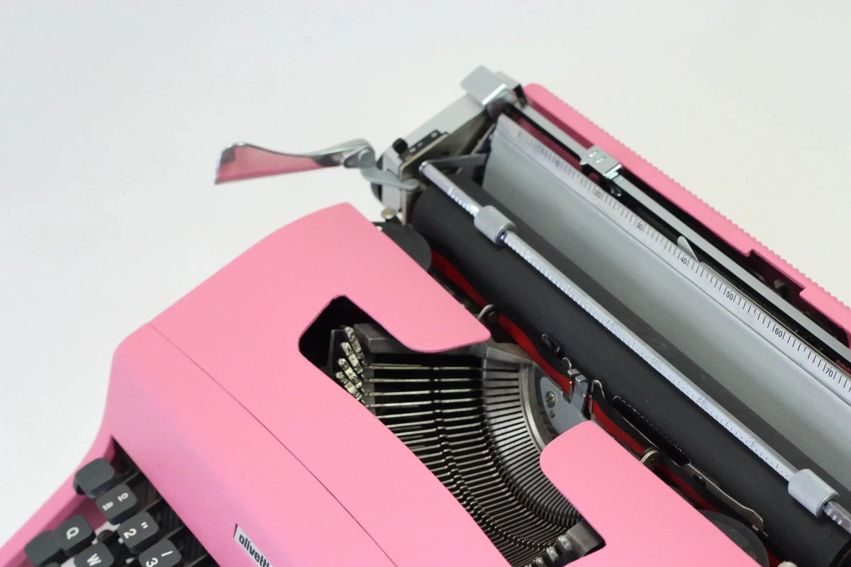 Olivetti Lettera 32 Pink, Vintage Manual Typewriter, Refurbished - ElGranero Typewriter.Company