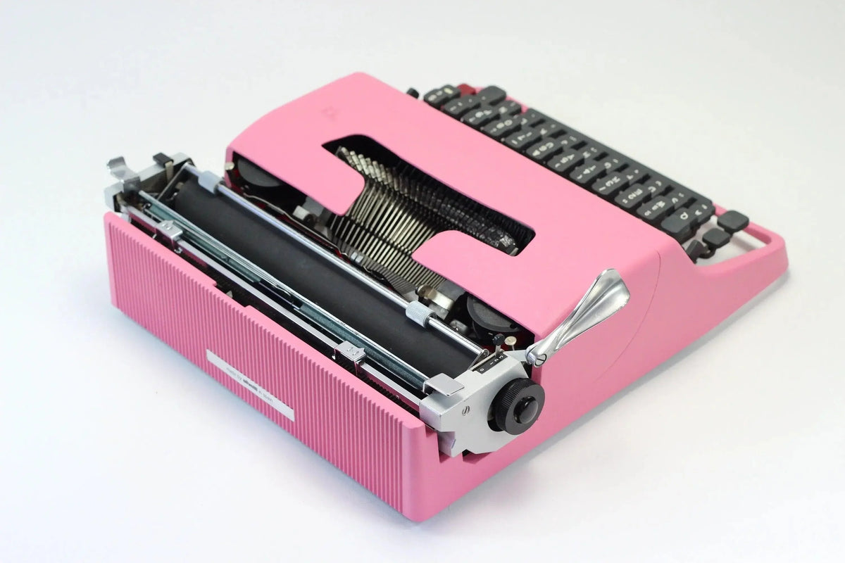 Olivetti Lettera 32 Pink, Vintage Manual Typewriter, Refurbished - ElGranero Typewriter.Company
