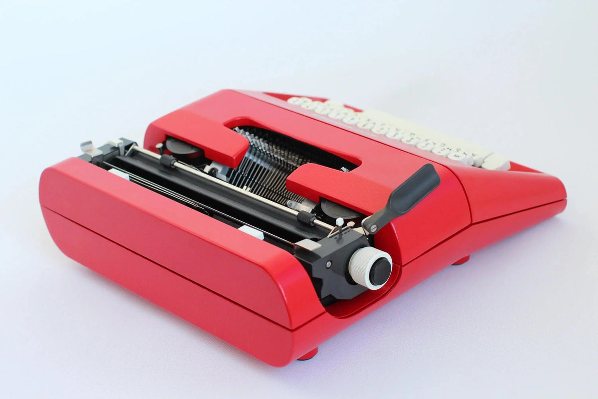 Olivetti Lettera 35 Red, Vintage Manual Typewriter, Refurbished - ElGranero Typewriter.Company