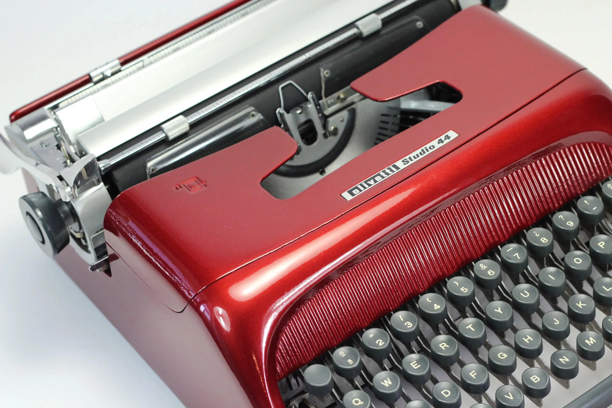 Olivetti Studio 44 Burgundy Vintage Typewriter, Restored - ElGranero Typewriter.Company