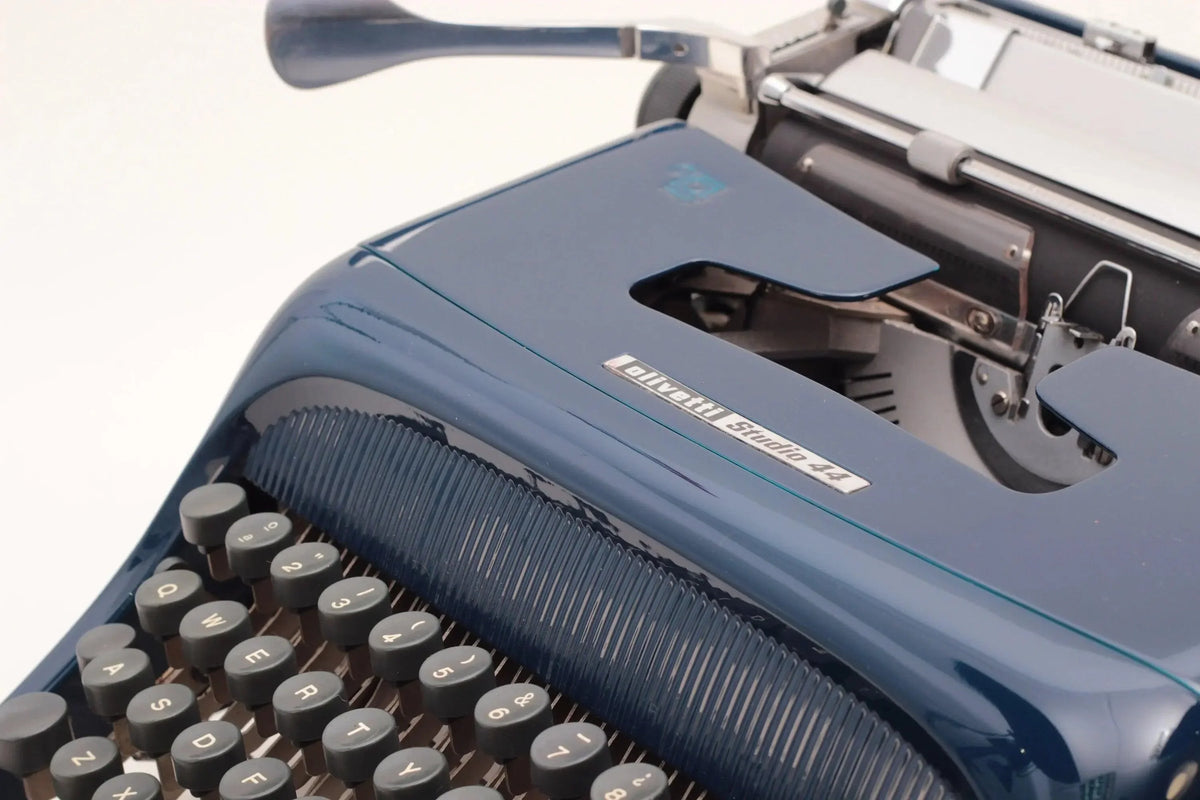 Olivetti Studio 44 Navy Blue Vintage Typewriter, Restored - ElGranero Typewriter.Company