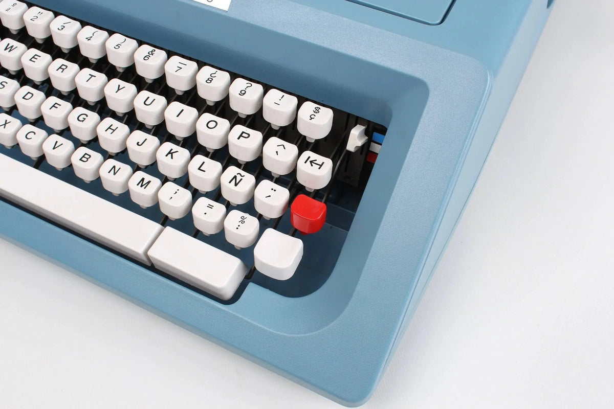 Olivetti Studio 46 Blue, Vintage Manual Typewriter, Restored - ElGranero Typewriter.Company
