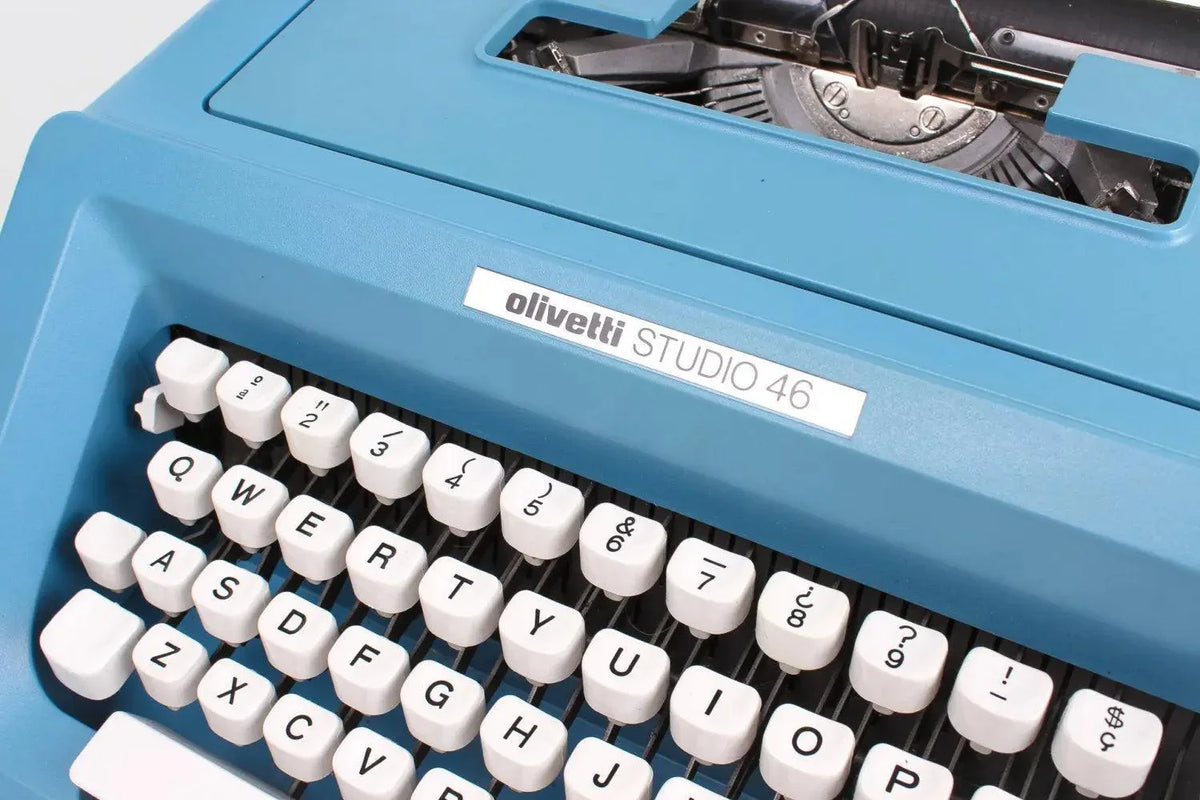 Olivetti Studio 46 Blue, Vintage Manual Typewriter, Restored - ElGranero Typewriter.Company