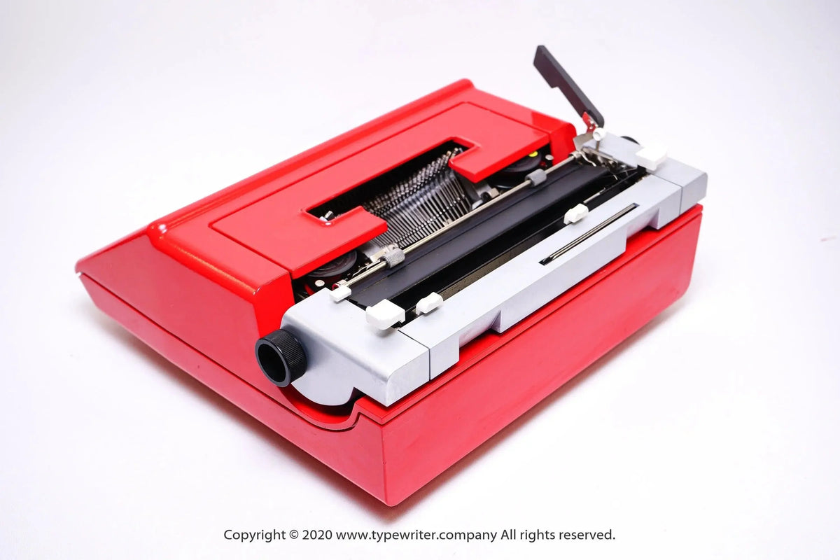 Olivetti Studio 46 Pro Red, Vintage Manual Typewriter, Refurbished - ElGranero Typewriter.Company