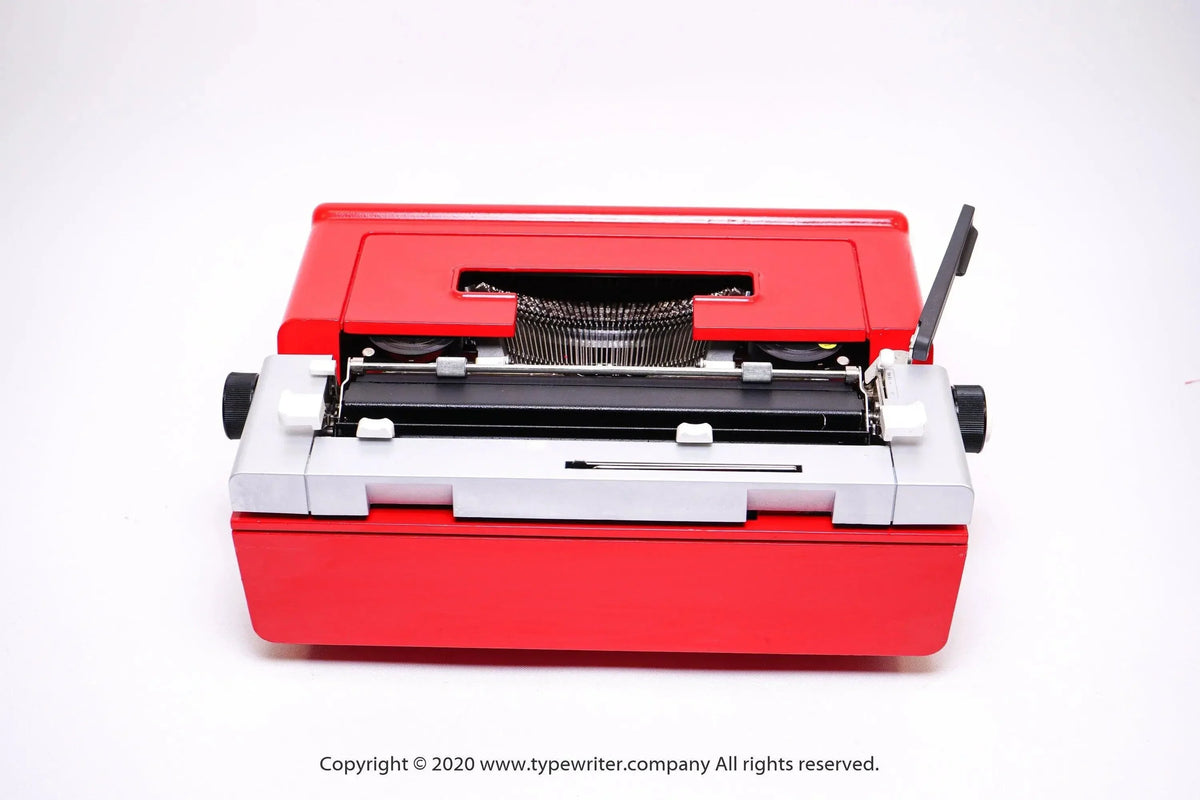 Olivetti Studio 46 Pro Red, Vintage Manual Typewriter, Refurbished - ElGranero Typewriter.Company