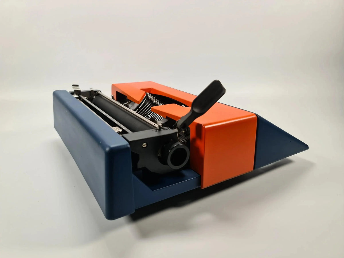 SOLD! Olivetti Lettera 25 Navy Blue / Orange, Vintage Manual Typewriter, Restored - ElGranero Typewriter.Company