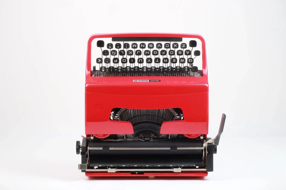 Olivetti Lettera 32 Rojo Brillante Máquina de Escribir Manual Vintage, Restaurada - ElGranero Typewriter.Company