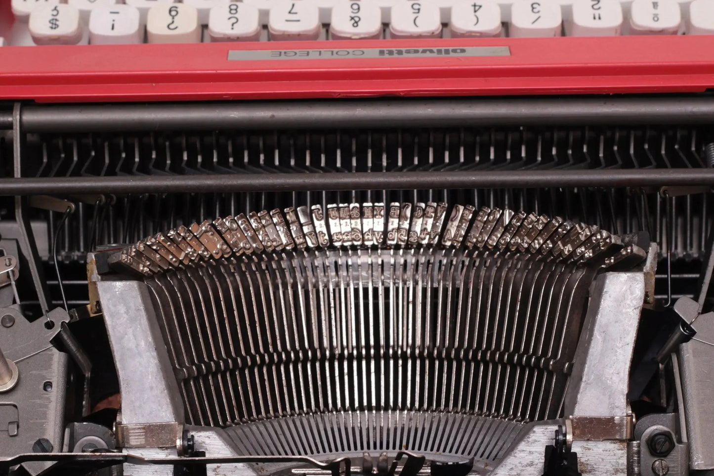 Olivetti College / Lettera 25 Red, Manual Vintage Typewriter, Serviced - ElGranero Typewriter.Company