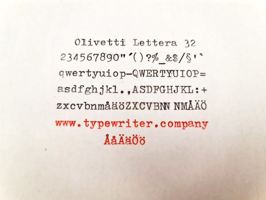 Máquina de escribir Olivetti Lettera 32 con accesorios, QWERTY, manual