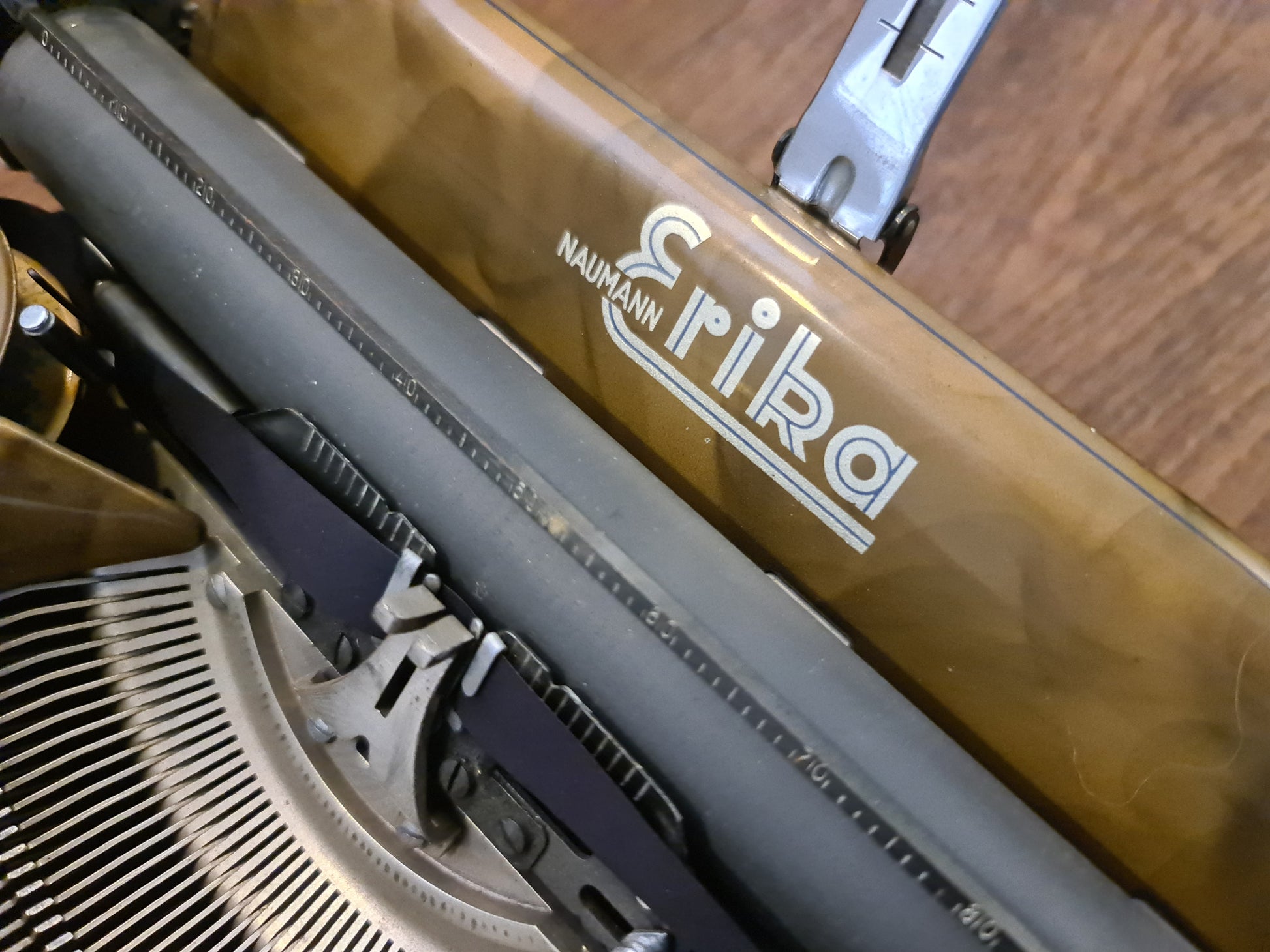 RARE Erika 5 GOLD Vintage Manual Typewriter, Professionally Serviced - ElGranero Typewriter.Company