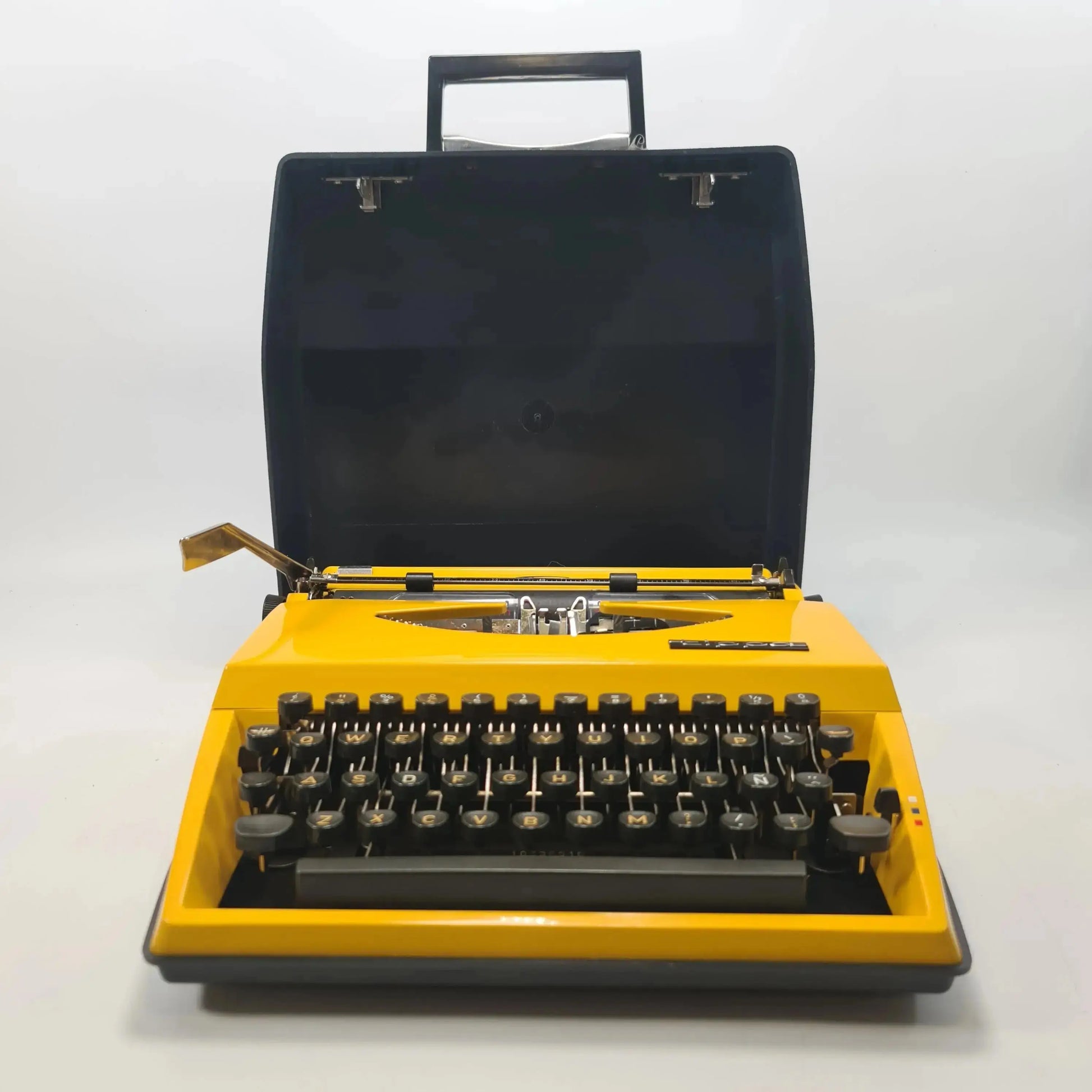 Adler Tippa, Yellow Manual Vintage Typewriter, QWERTY, Serviced ElGranero Typewriter.Company