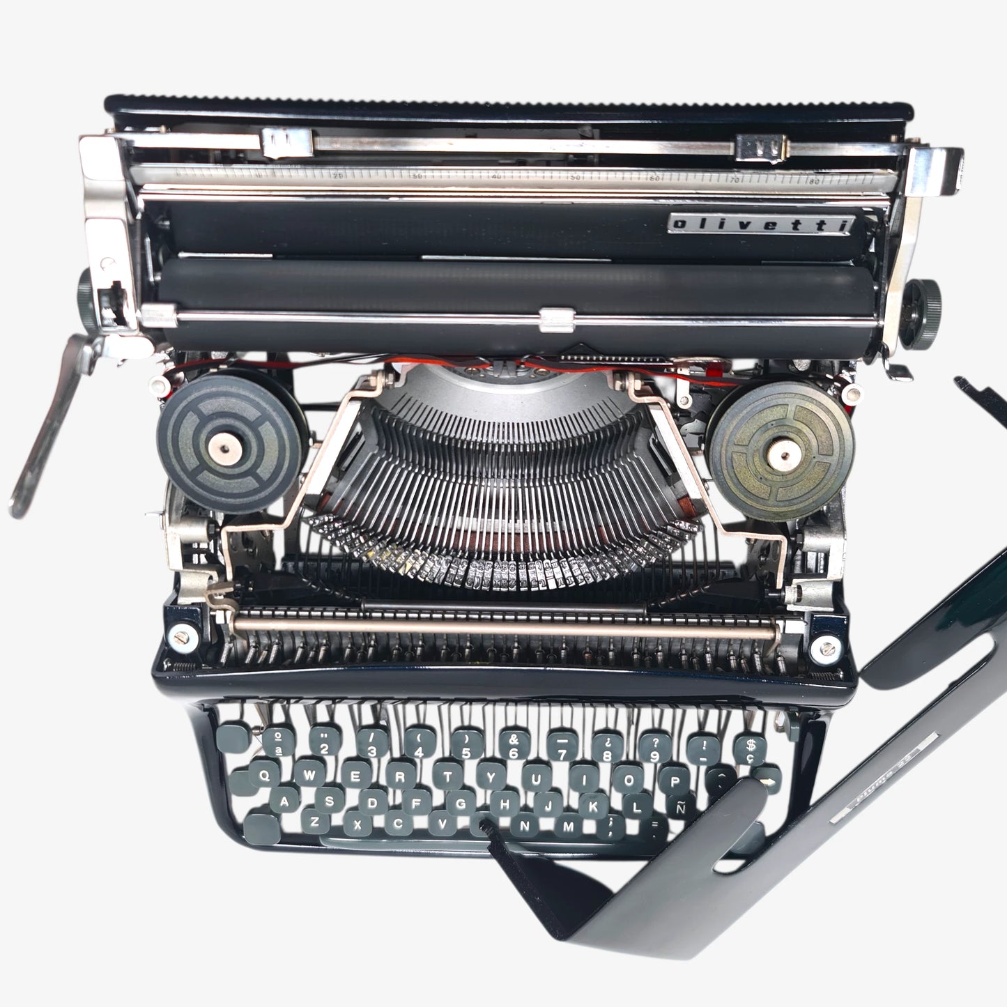 (Copia) Olivetti Pluma 22 - Chrome Limited Edition Typewriter QWERTY  ElGranero Typewriter.Company