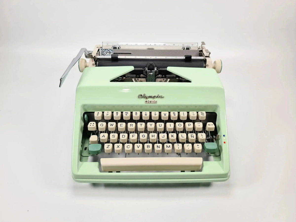 SOLD! Olympia SM8, Vintage Manual Typewriter, Refurbished - ElGranero Typewriter.Company