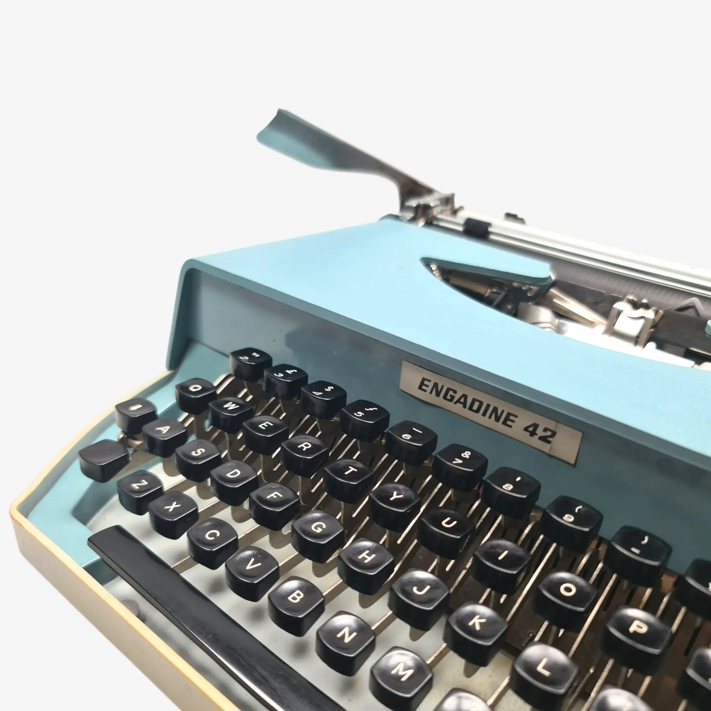Engadine 42- Restored 1970s Portable Typewriter (QWERTY, Pica Typeface, Made in Italy)  ElGranero Typewriter.Company