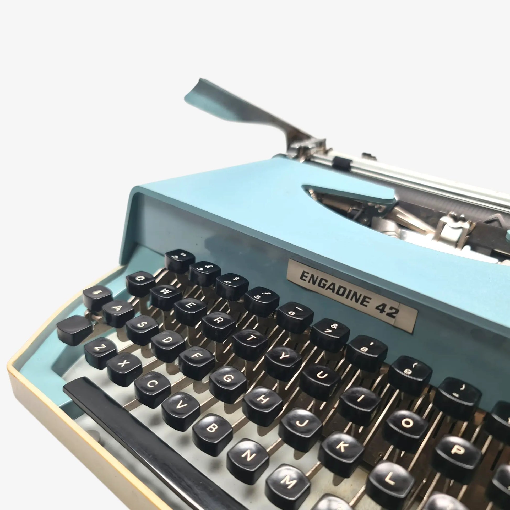 Engadine 42- Restored 1970s Portable Typewriter (QWERTY, Pica Typeface, Made in Italy)  ElGranero Typewriter.Company