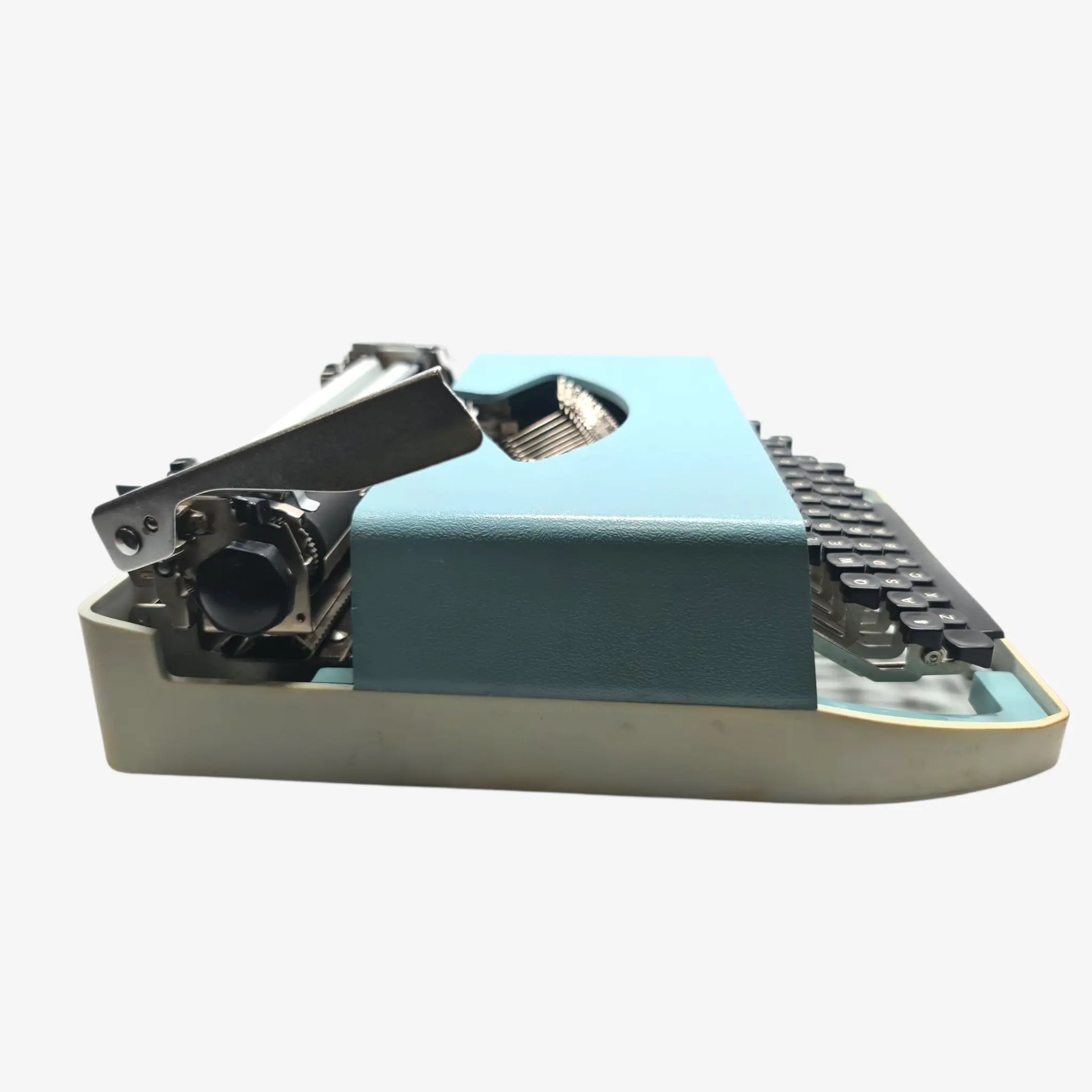 Engadine 42- Restored 1970s Portable Typewriter (QWERTY, Pica Typeface, Made in Italy)  ElGranero Typewriter.Company