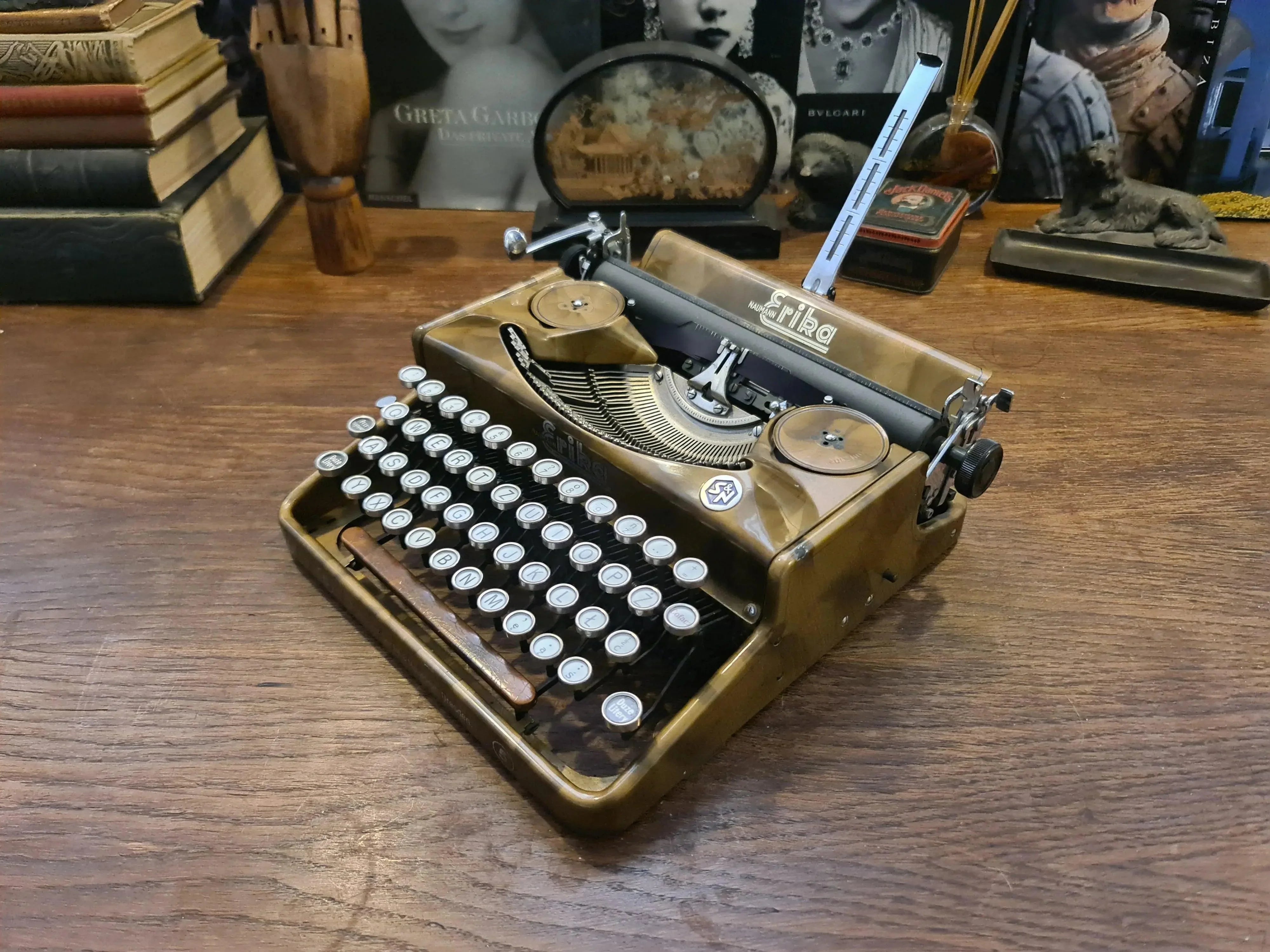 Erika 5 Gold, Rare Manual Vintage Typewriter, Professionally