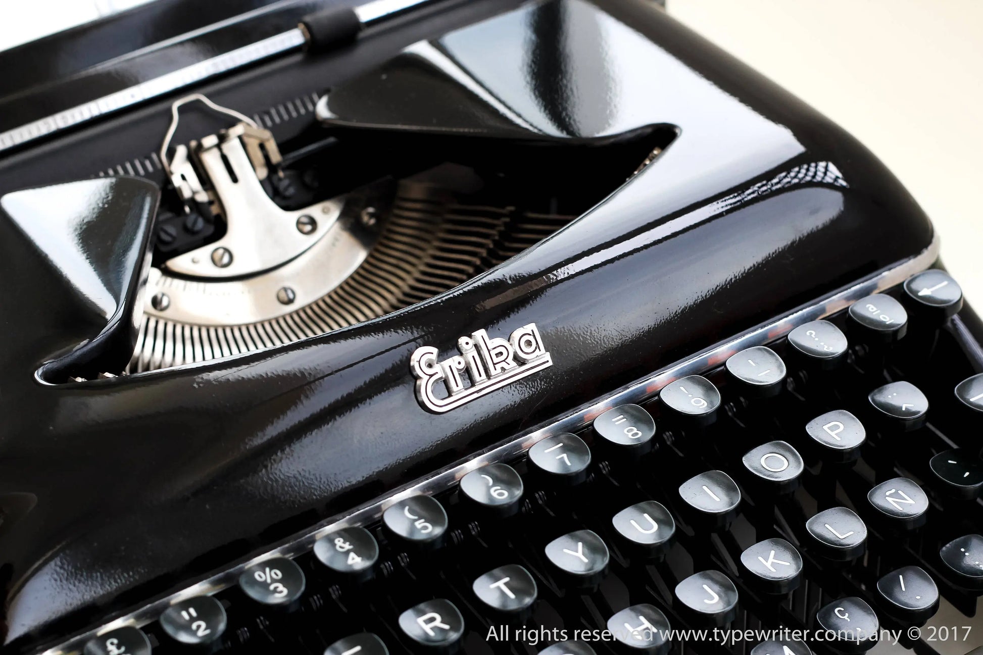 Erika Model 10 Black Vintage Typewriter, Professionally Serviced - ElGranero Typewriter.Company