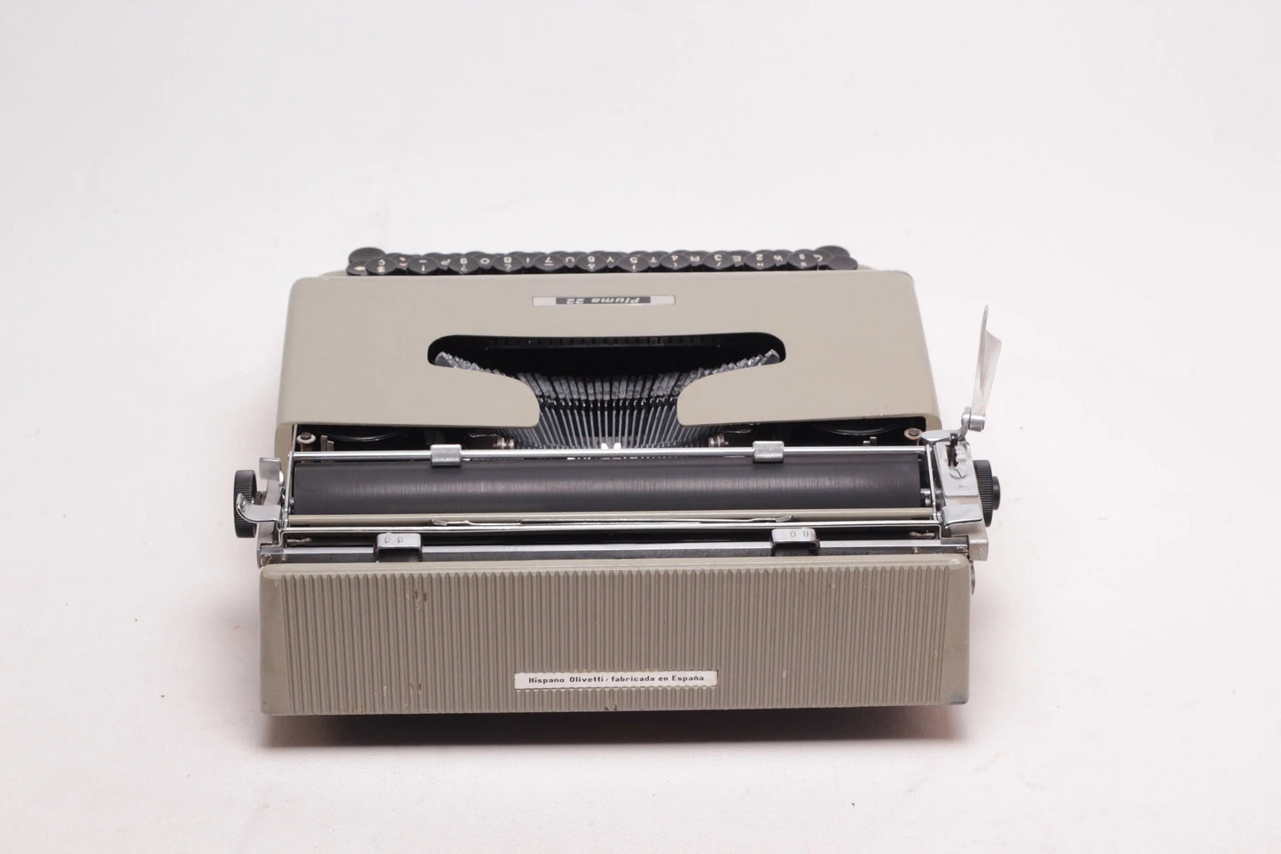SALE! - Olivetti Lettera Pluma 22 Olive Gray/Green Typewriter, Vintage, Professionally Serviced - ElGranero Typewriter.Company
