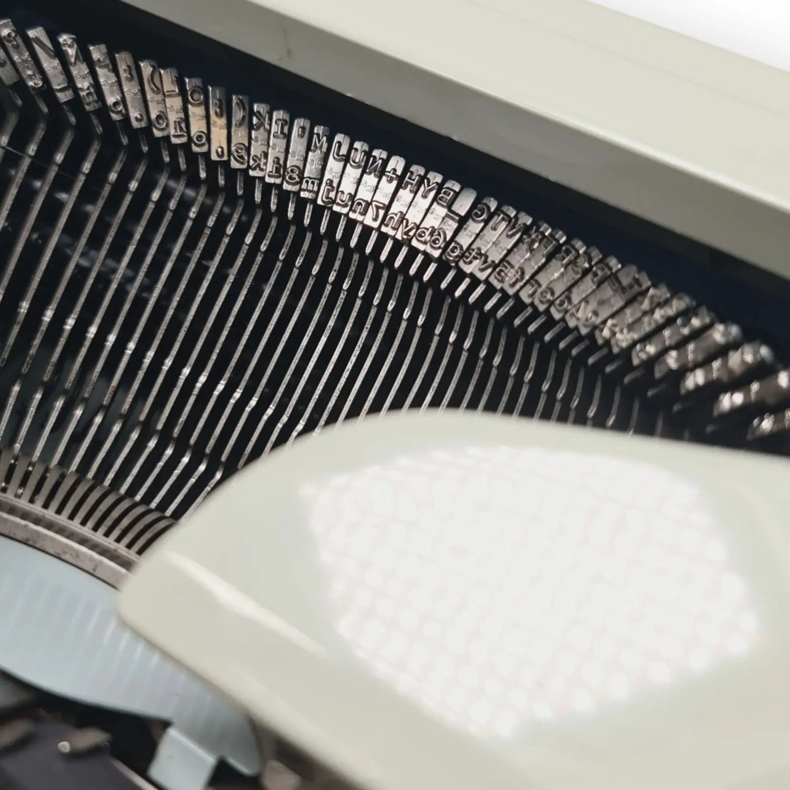 Hermes 3000 Typewriter, Rare Epoca Font, QWERTY, Serviced - ElGranero Typewriter.Company