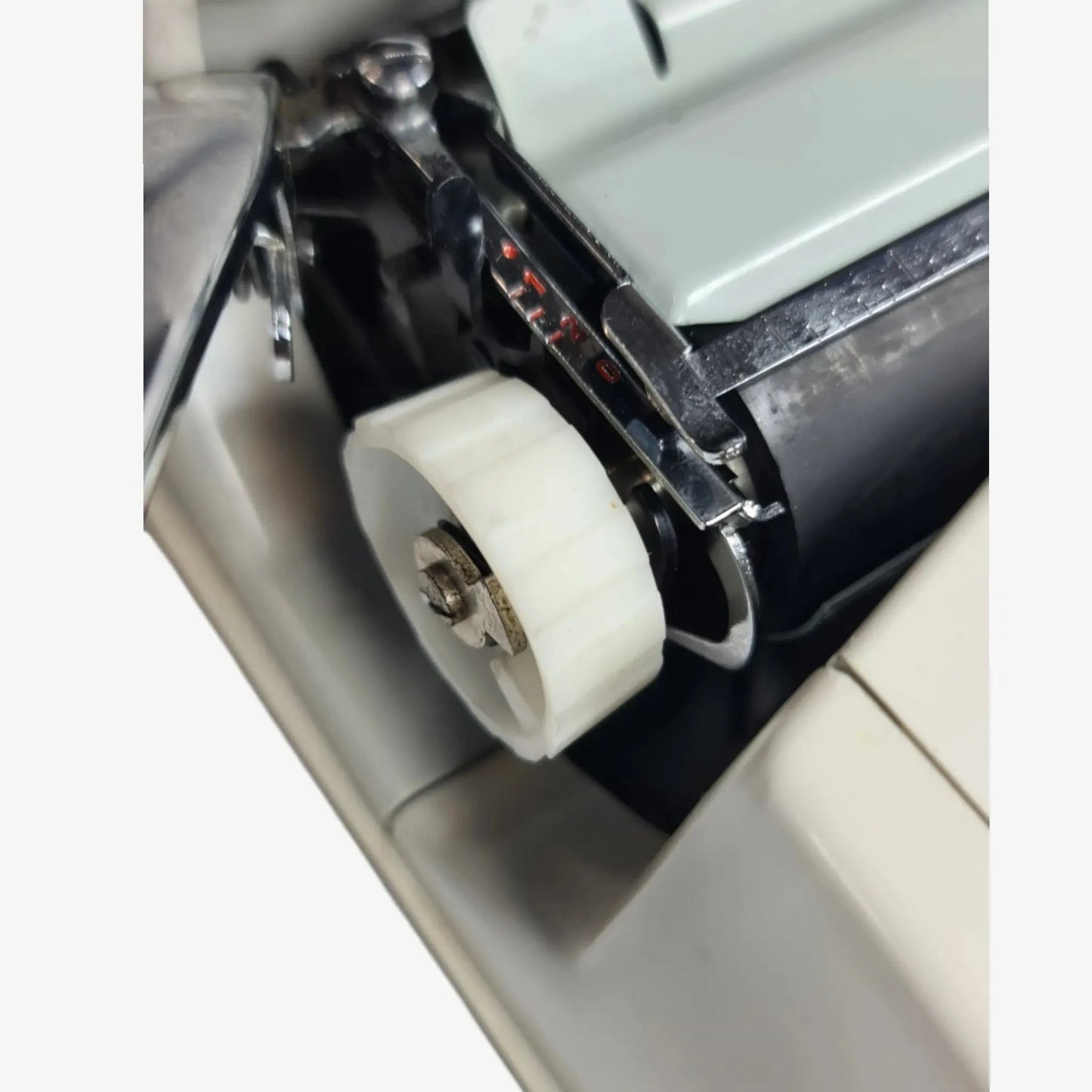 Hermes Baby/ Hermes Rocket Left Platen Knob - ElGranero Typewriter.Company