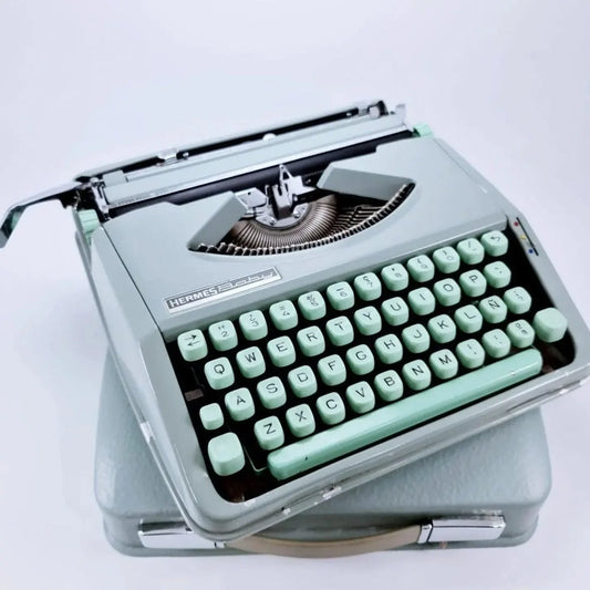 SOLD! Hermes Baby, Vintage Manual Typewriter, Restored - ElGranero Typewriter.Company