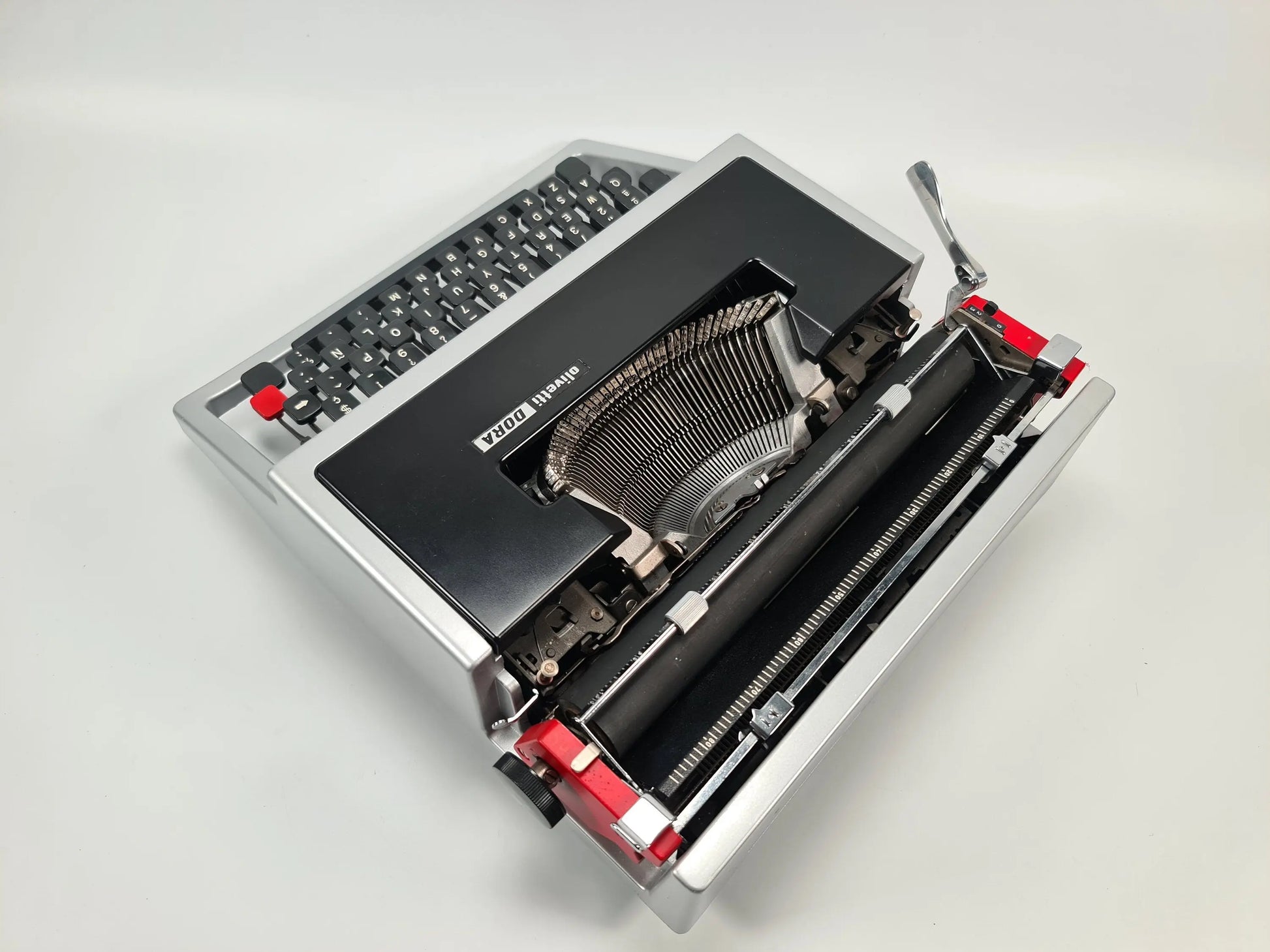 SALE! - Olivetti Dora/Lettera 31 Silver & Black Typewriter, Vintage, Mint Condition, Professionally Serviced - ElGranero Typewriter.Company