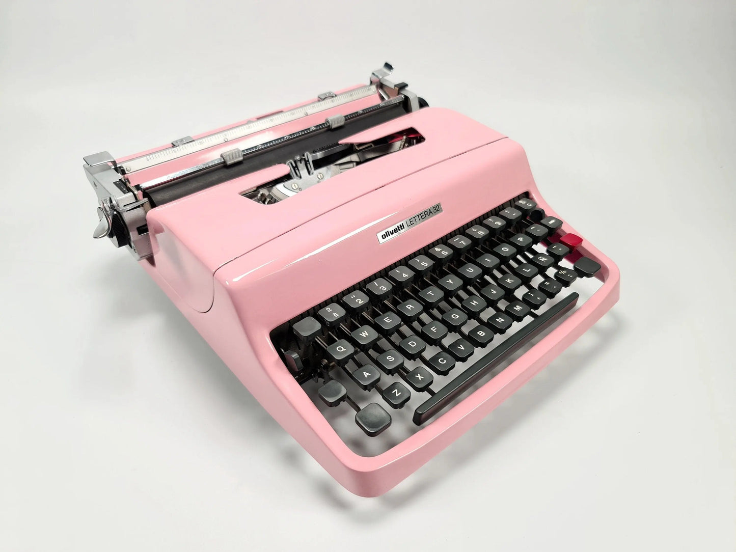 Limited Edition Lettera 32 Flamingo Pink Typewriter, Vintage, Mint Condition, Manual Portable, Professionally Serviced by Typewriter.Company - ElGranero Typewriter.Company