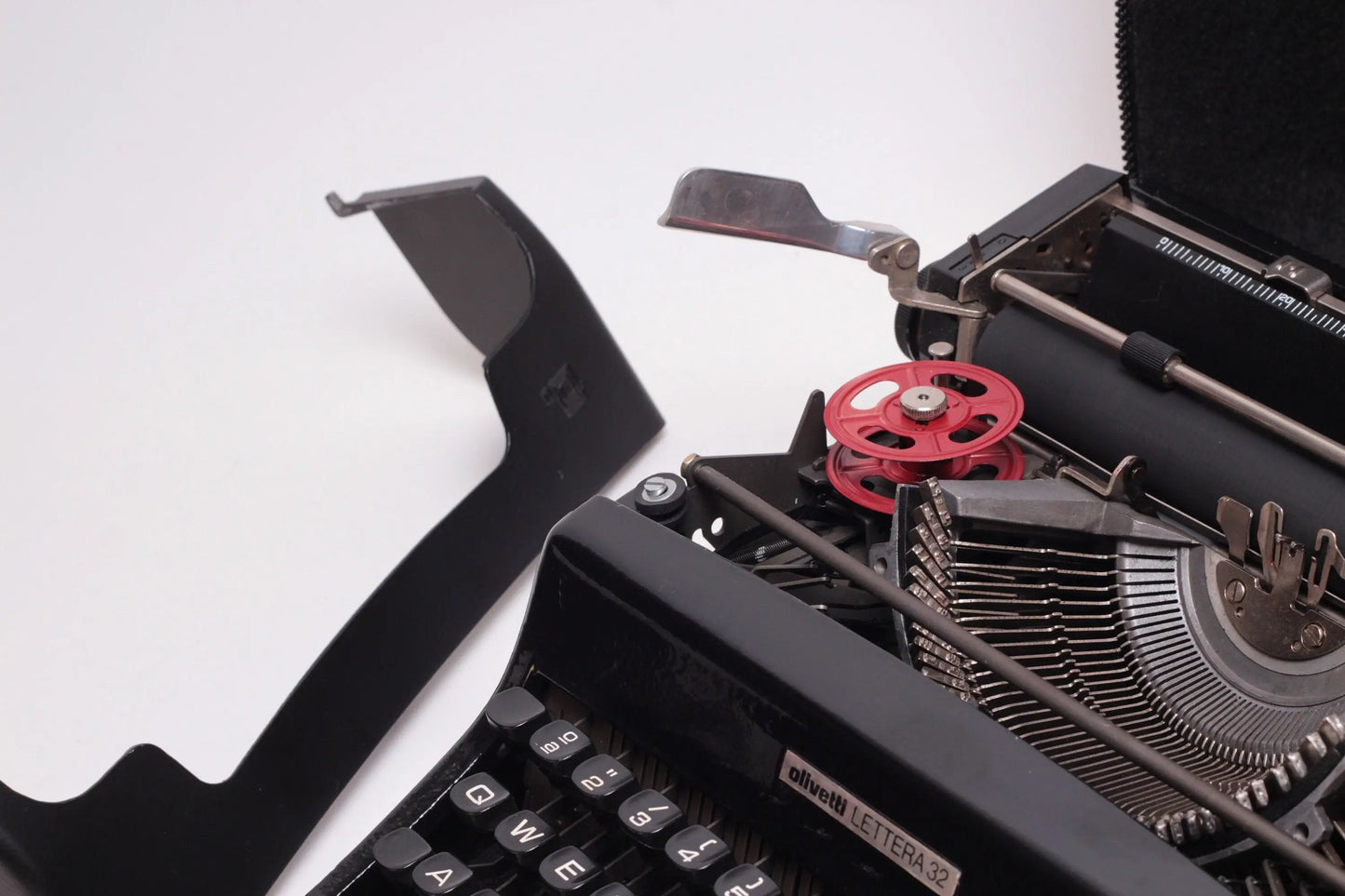 Limited Edition Olivetti Lettera 32 Black Typewriter, Vintage, Manual Portable, Professionally Serviced by Typewriter.Company - ElGranero Typewriter.Company