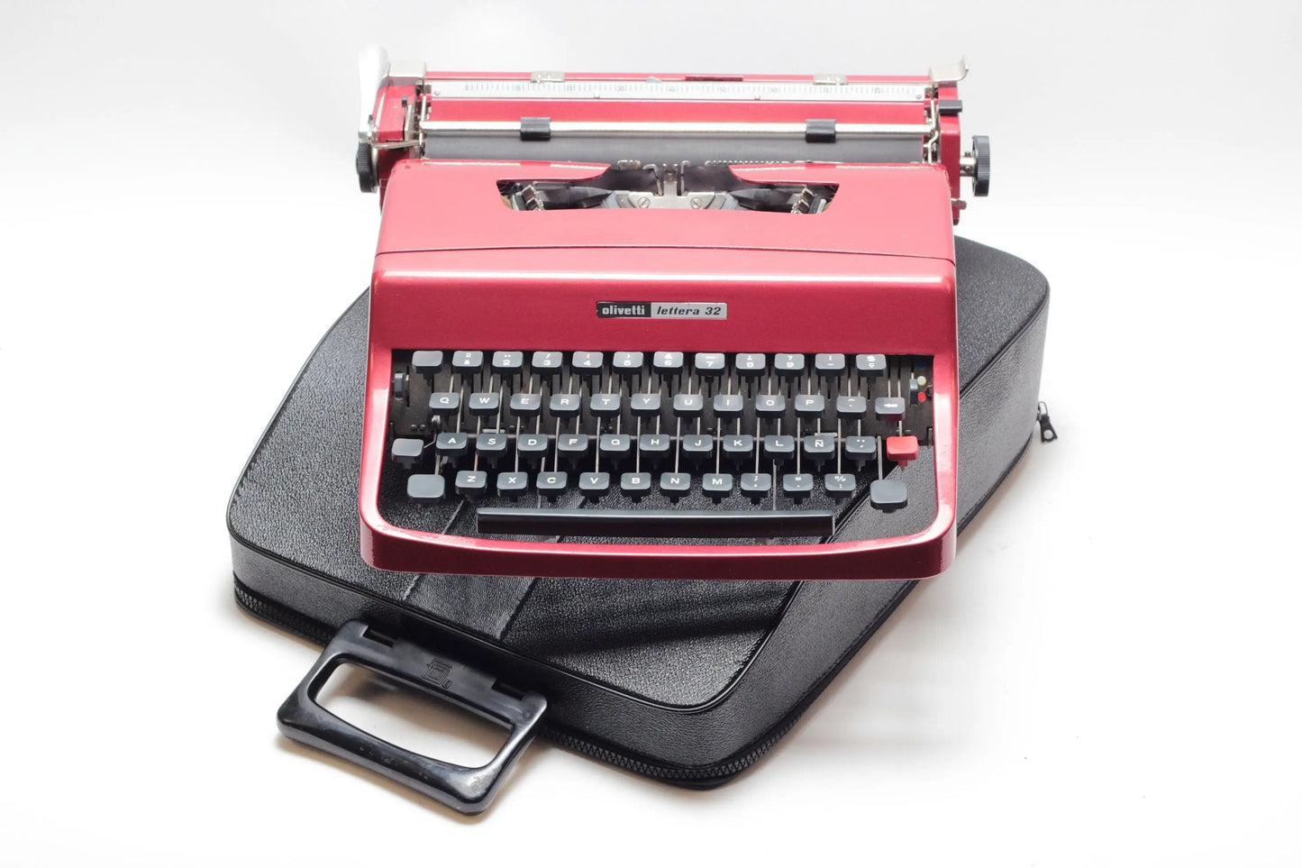 Limited Edition Olivetti Lettera 32 Coral Red Typewriter, Vintage, Manual Portable, Professionally Serviced by Typewriter.Company - ElGranero Typewriter.Company