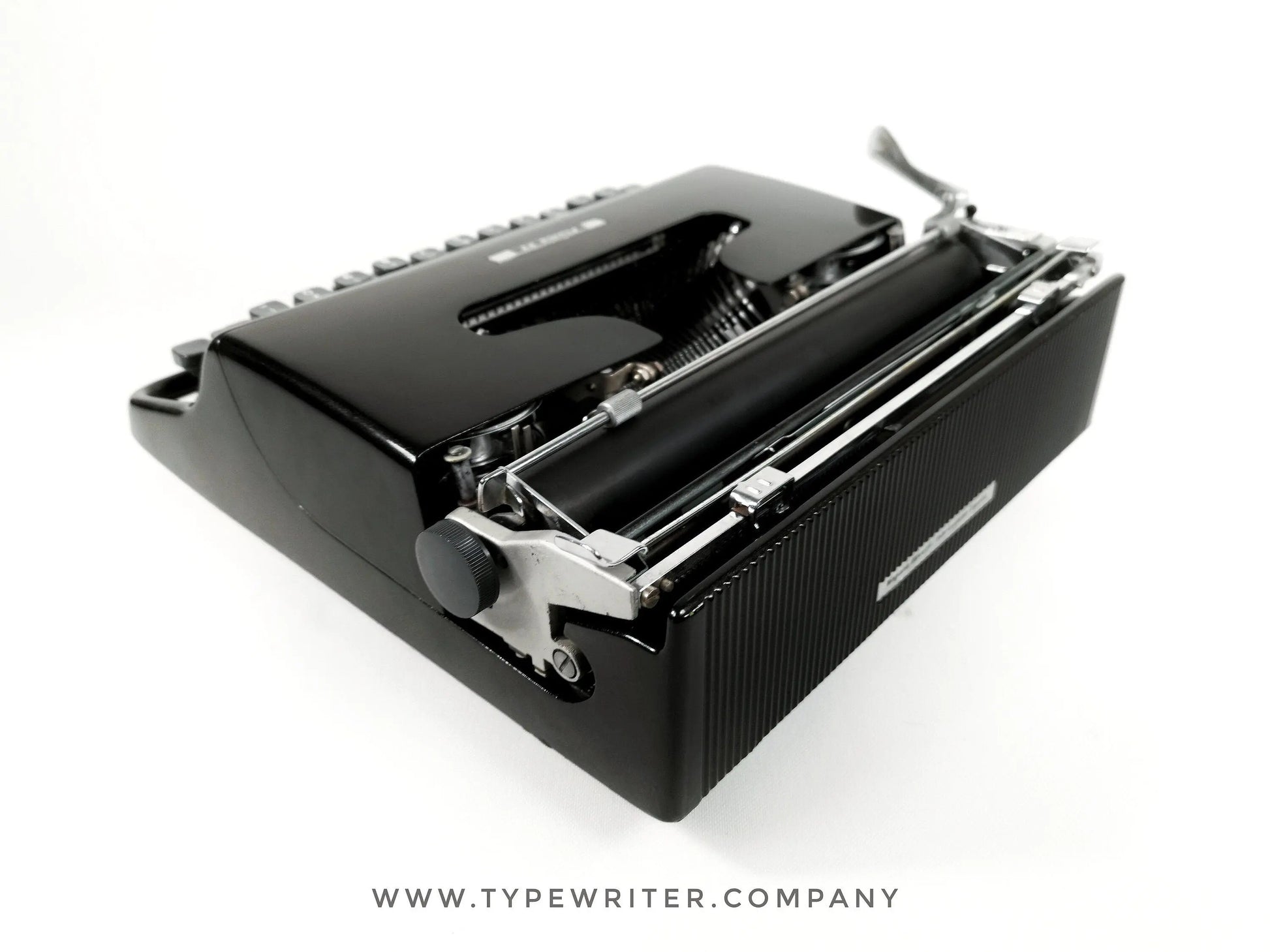 Limited Edition Pluma 22 Black Typewriter, Professionally Serviced - ElGranero Typewriter.Company