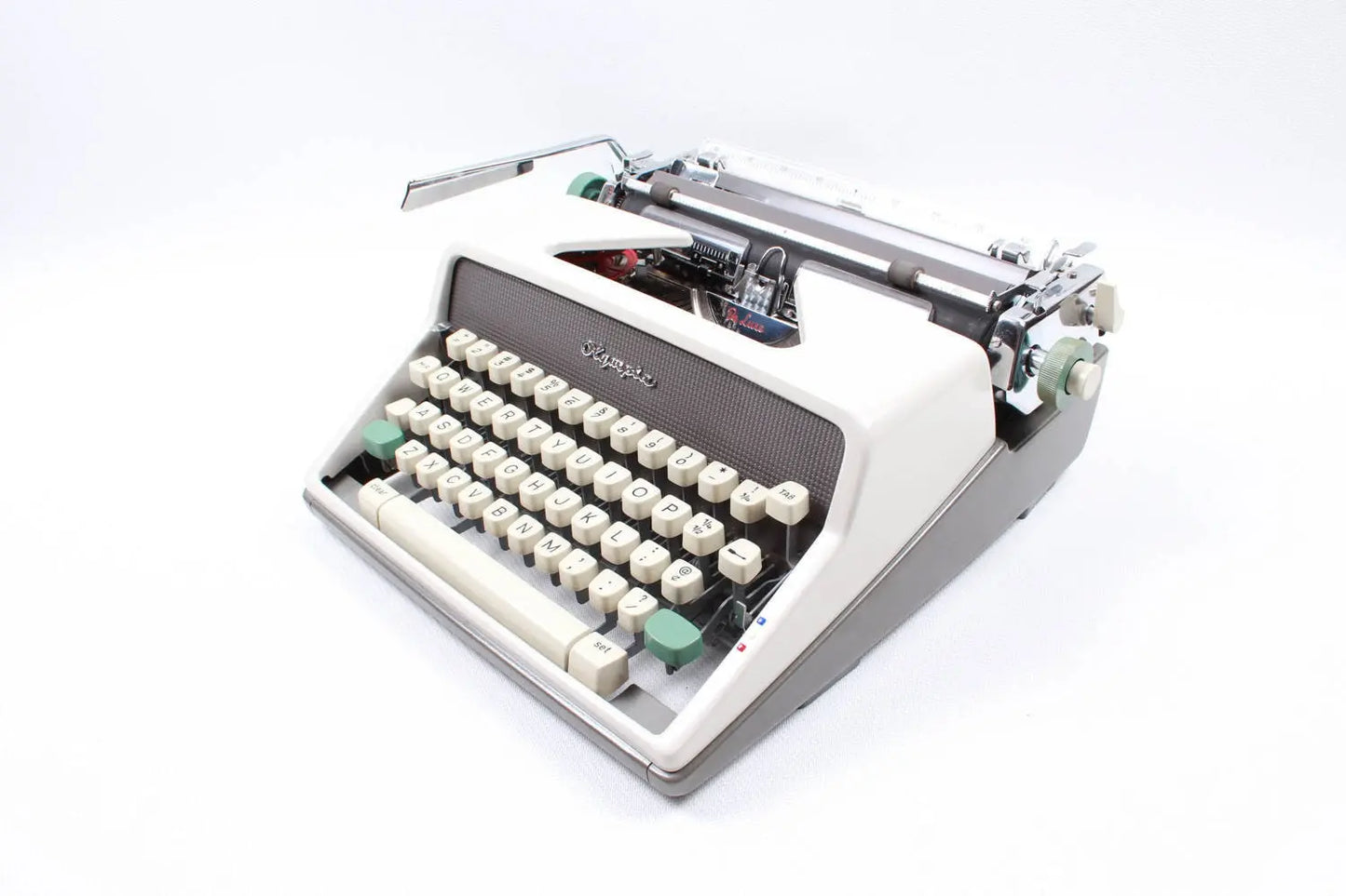 OLYMPIA MONICA SM7 perfectly working vintage typewriter - Professionally Serviced - ElGranero Typewriter.Company