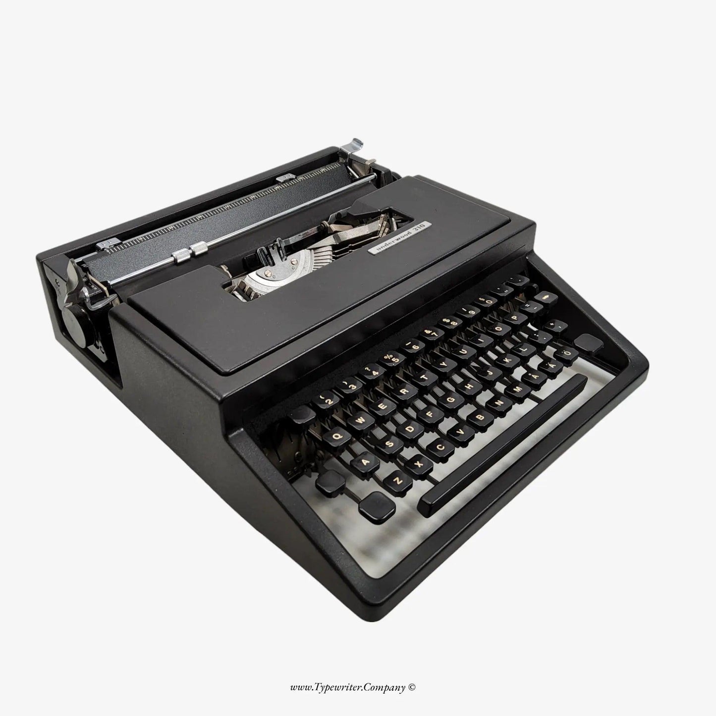 Olivetti Dora Black Typewriter, Vintage Manual, Refurbished, Swedish keyboard ElGranero Typewriter.Company