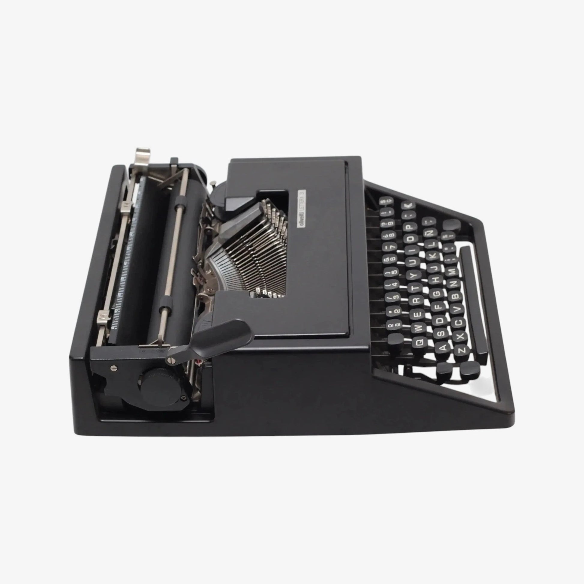 Olivetti Dora, Black Portable Manual Vintage Typewriter, Restored  ElGranero Typewriter.Company