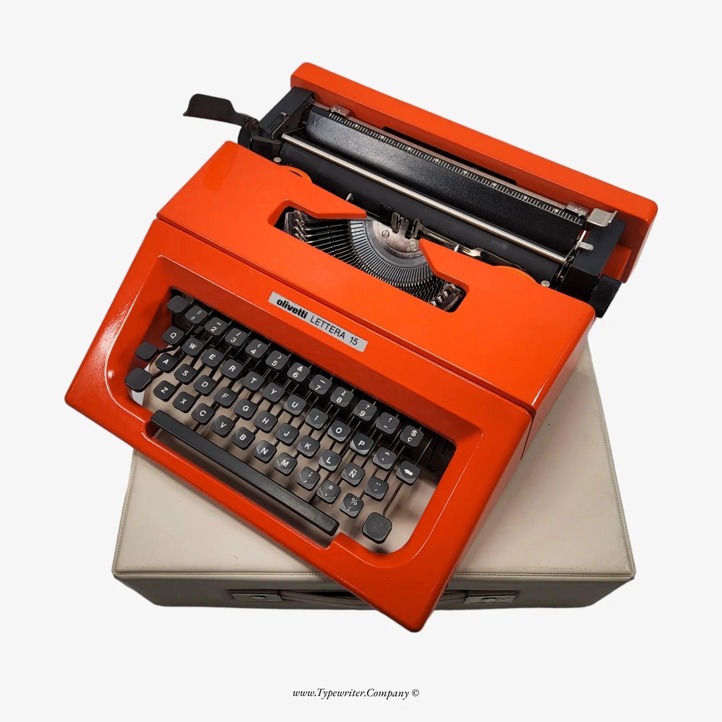 Olivetti Lettera 15, Orange Olivetti Typewriter, Vintage, Manual, Refurbished Typewriter.Company