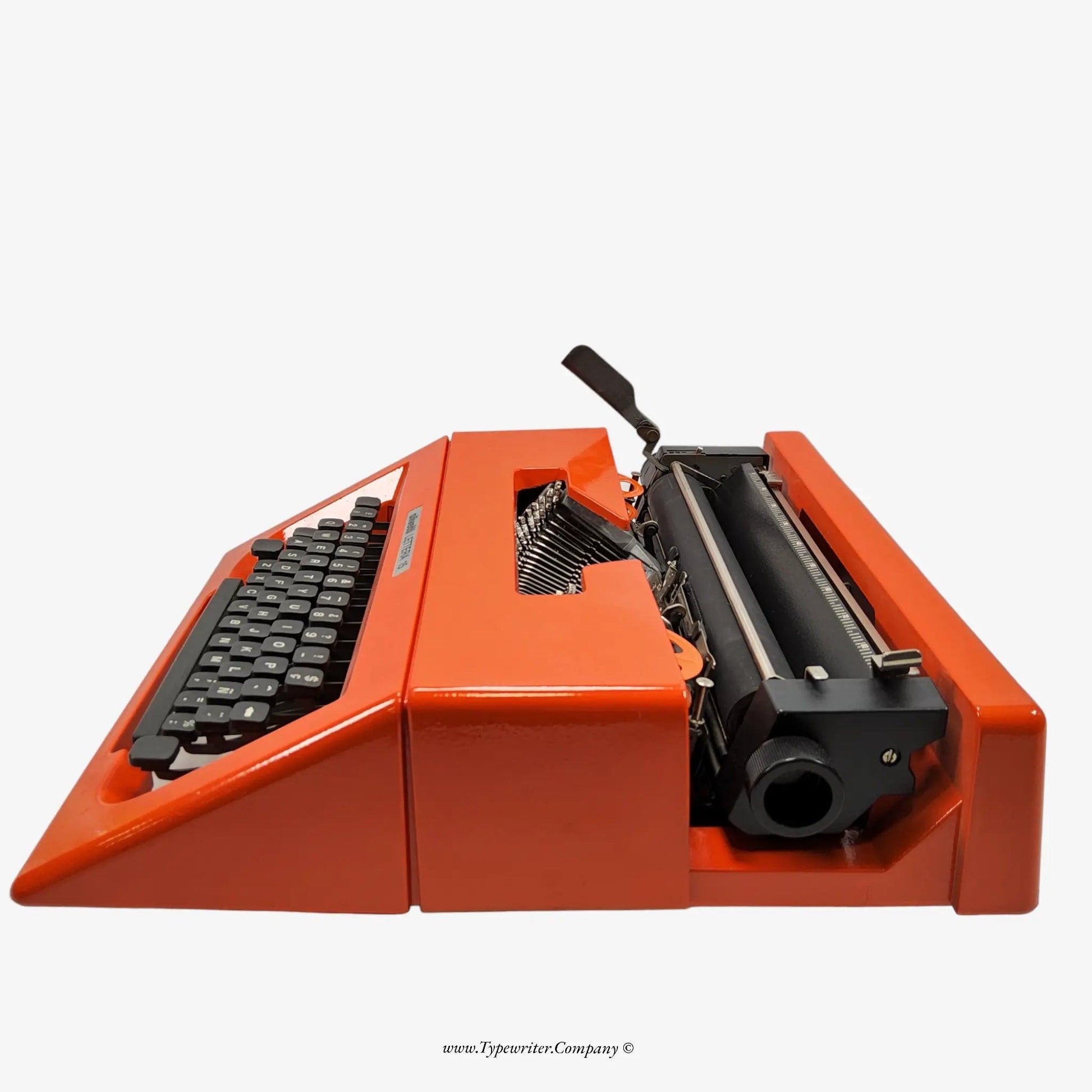 Olivetti Lettera 15, Orange Olivetti Typewriter, Vintage, Manual, Refurbished Typewriter.Company