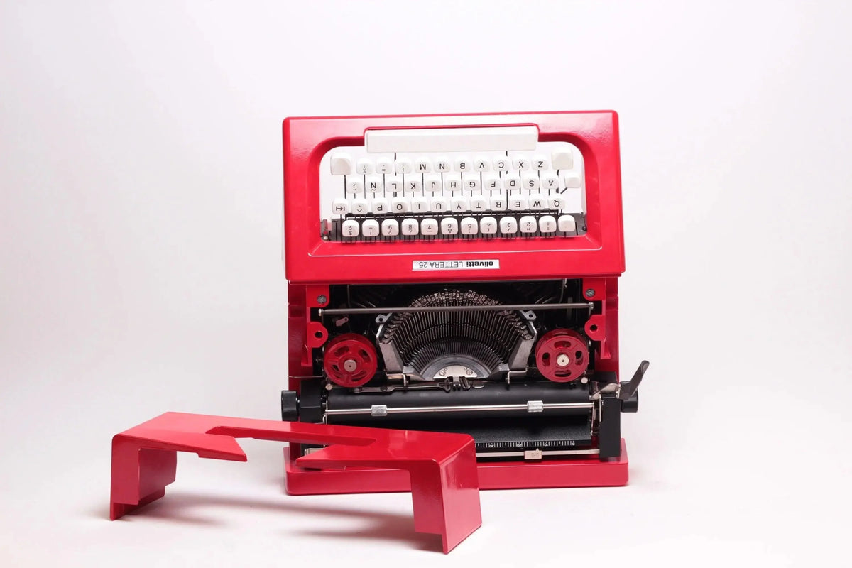 Olivetti Lettera 25 Red, Vintage Manual Typewriter, Refurbished - ElGranero Typewriter.Company
