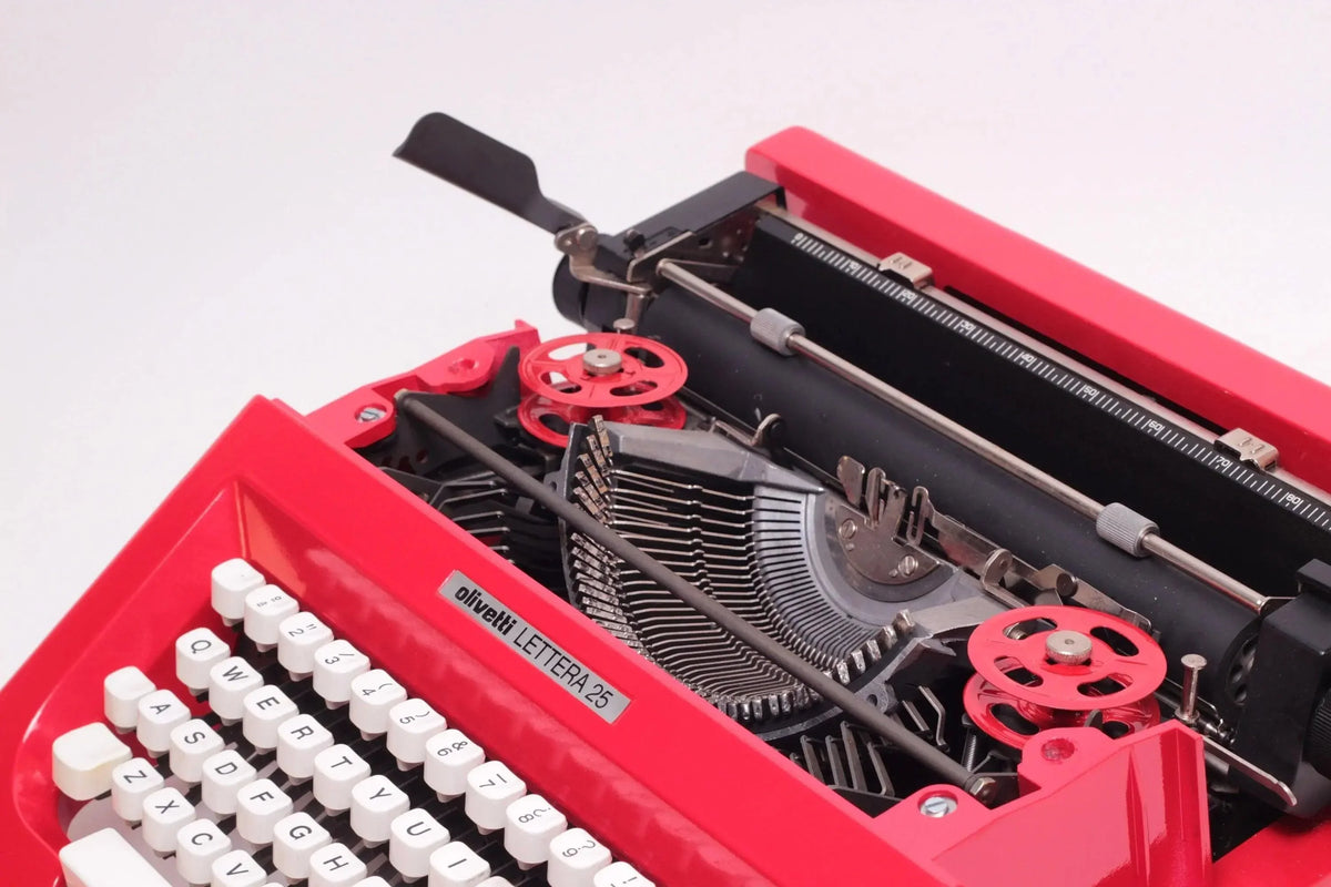 Olivetti Lettera 25 Red, Vintage Manual Typewriter, Refurbished - ElGranero Typewriter.Company