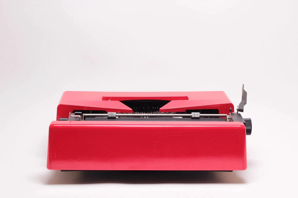 Olivetti Lettera 25 Red, Vintage Manual Typewriter, Refurbished - ElGranero Typewriter.Company
