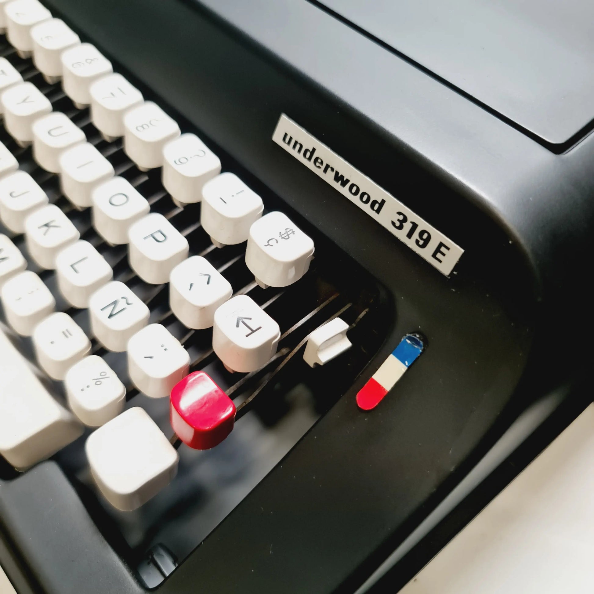 Underwood 319E, Vintage Manual Typewriter, Refurbished - ElGranero Typewriter.Company