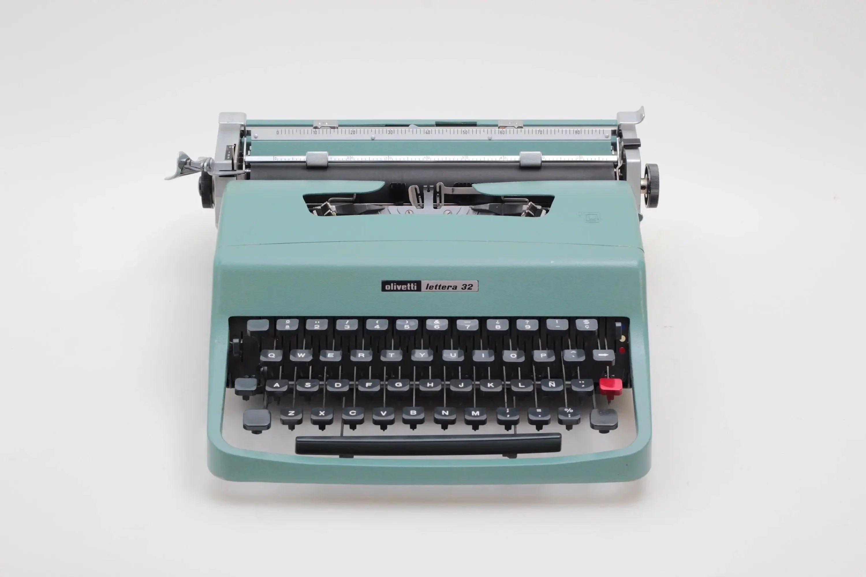 Olivetti Lettera 32 Original Green Vintage Manual Typewriter