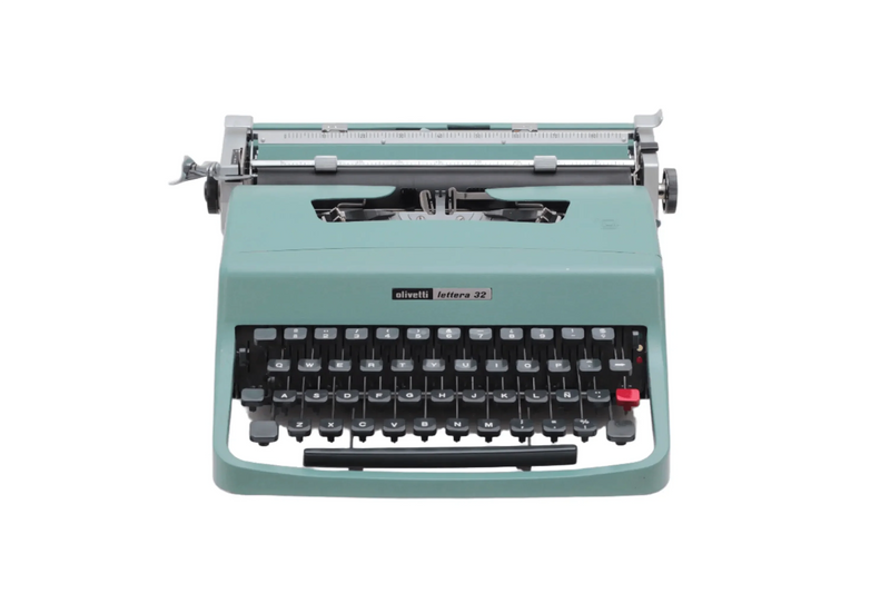 Olivetti Lettera 32 in original green, serviced by El Granero.