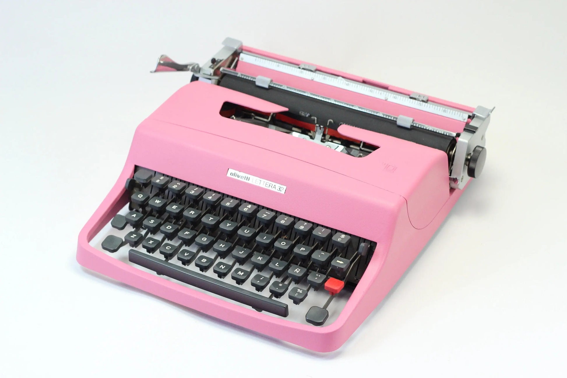 Olivetti Lettera 32 Pink Typewriter, Vintage, Manual Portable, Professionally Serviced by Typewriter.Company - ElGranero Typewriter.Company