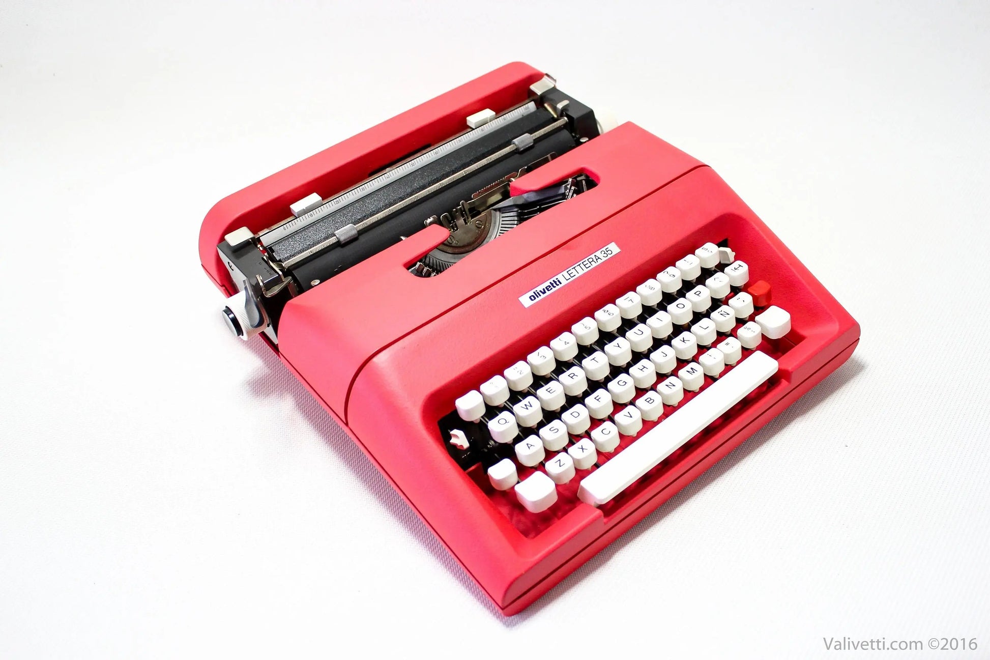 Olivetti Lettera 35 Crimson Red Vintage, Manual Typewriter, Serviced - ElGranero Typewriter.Company