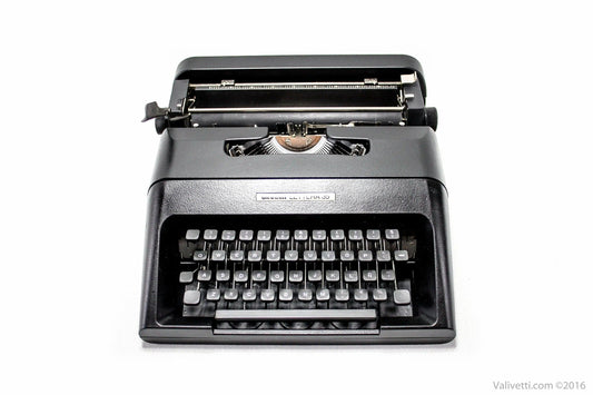 Olivetti Lettera 35 Matte Black Vintage, Manual Typewriter, Serviced - ElGranero Typewriter.Company